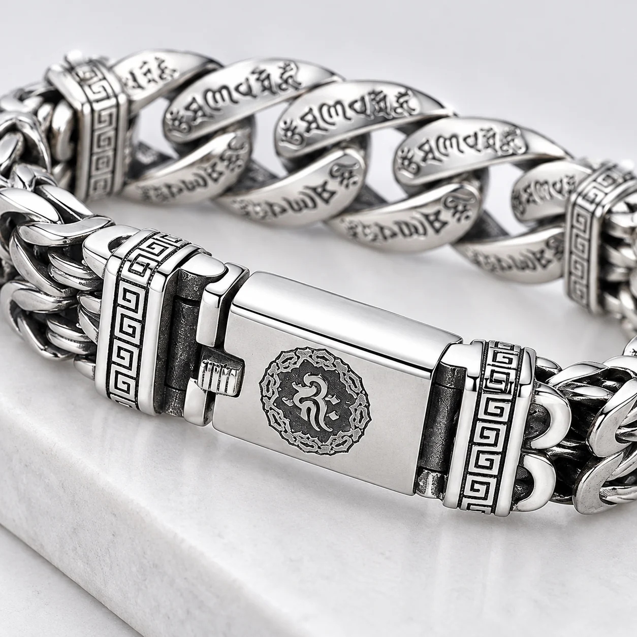 Complete engraved silver-tone bracelet
