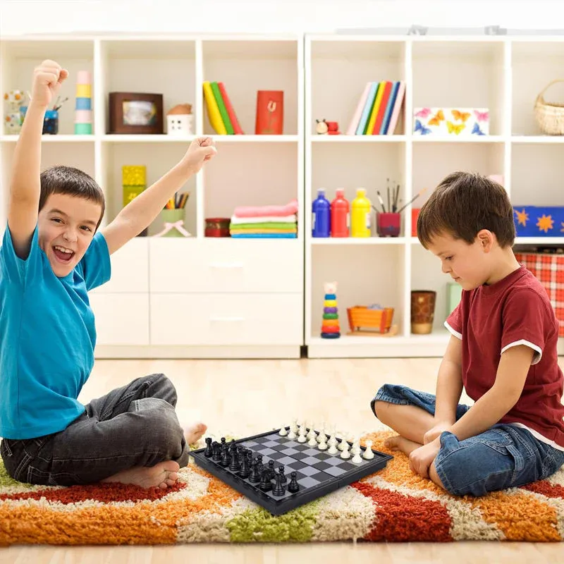 Magnetic Chessboard and Pieces