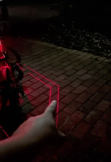 Smart brake sensing bike tail light