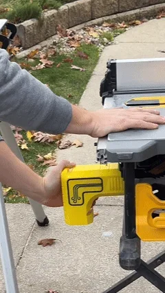 Four-step installation GIF