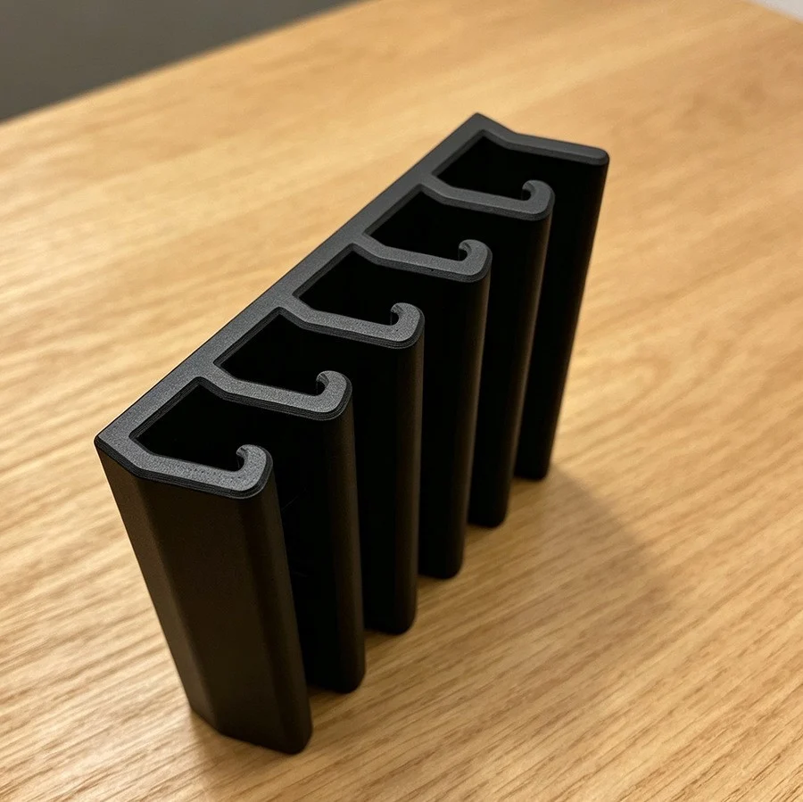 Black five-slot under-shelf lid organizer