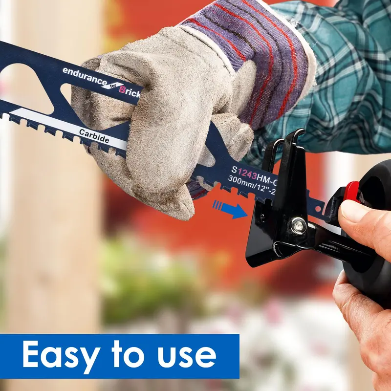 Blade fitting and safe installation reference for a reciprocating saw